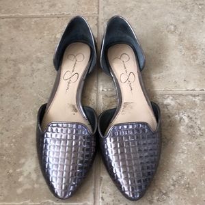 Jessica Simpson Silver textured Flats, size 6.5